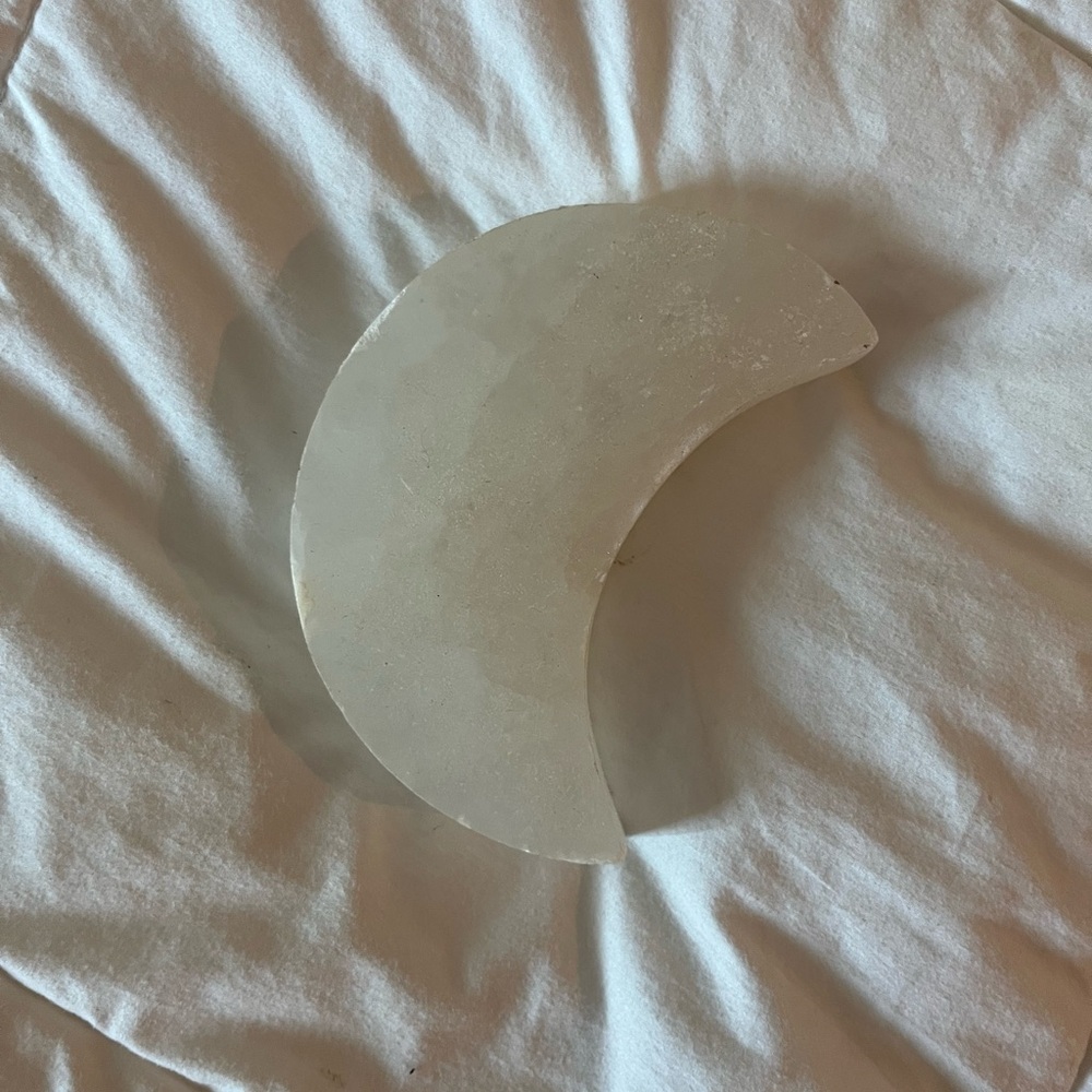 4for$20🛍️ SELENITE CRESENT MOON CHARGING CRYSTAL